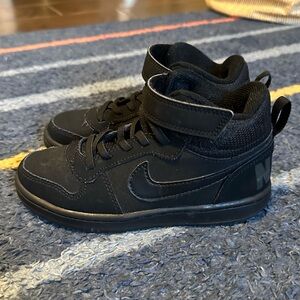 Nike Court Borough Mid size 12 kids